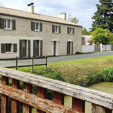 Izzys Champagné-les-Marais